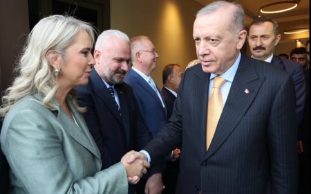 İzmir'de Özlem Çerçioğlu, Ceyda Bölünmez Çankırılı, Hakan Fidan, Hamza Dağ ve Deniz Yücel Sürprizi!