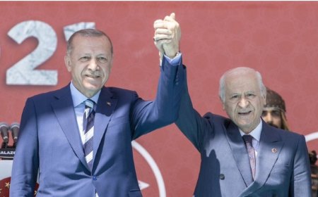 Bahçeli'den  Cumhur İttifakı Çatlamaz Mesajı: Analistler İttifaktaki Güç Dengesini Tartışıyor