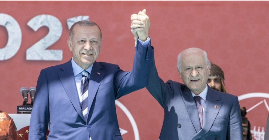 Bahçeli'den  Cumhur İttifakı Çatlamaz Mesajı: Analistler İttifaktaki Güç Dengesini Tartışıyor