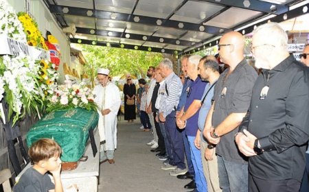 İzmir iş ve medya dünyası Bahar Nihal Ersözlü’yü uğurladı