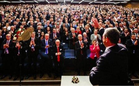 CHP’de kadro netleşti: PM ve YDK blok listeyle seçildi, Özel güven tazeledi