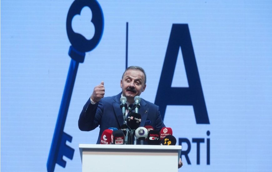 Siyasette Öcalan  Polemiği: Yazar Yıldıray Çiçek, Yavuz Ağıralioğlu'nu Geçmişiyle Hedef Aldı