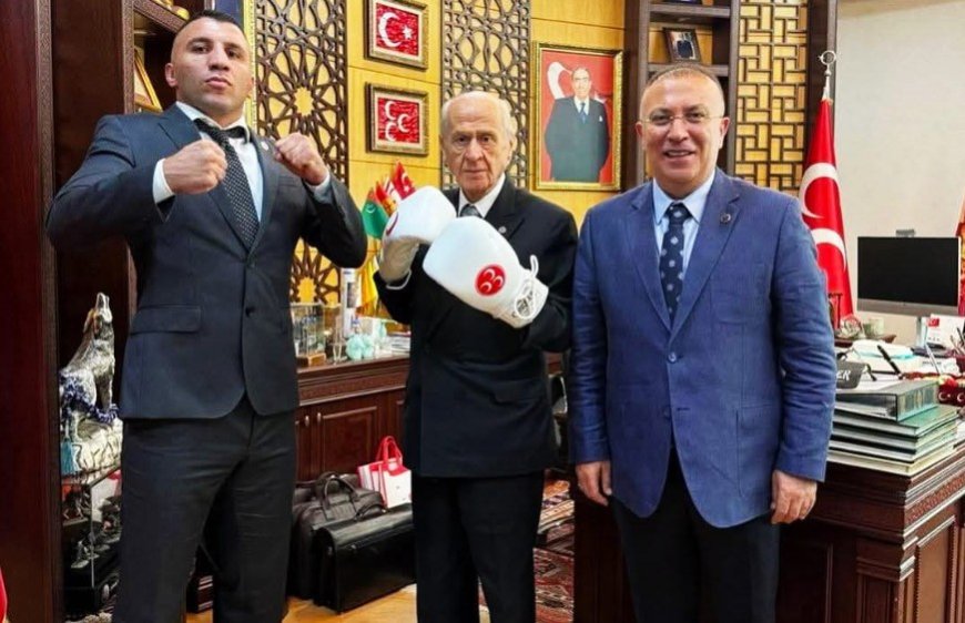 Bahçeli’nin boks eldivenli pozu neden gündem oldu? Ziyaretin perde arkası ve mesajları