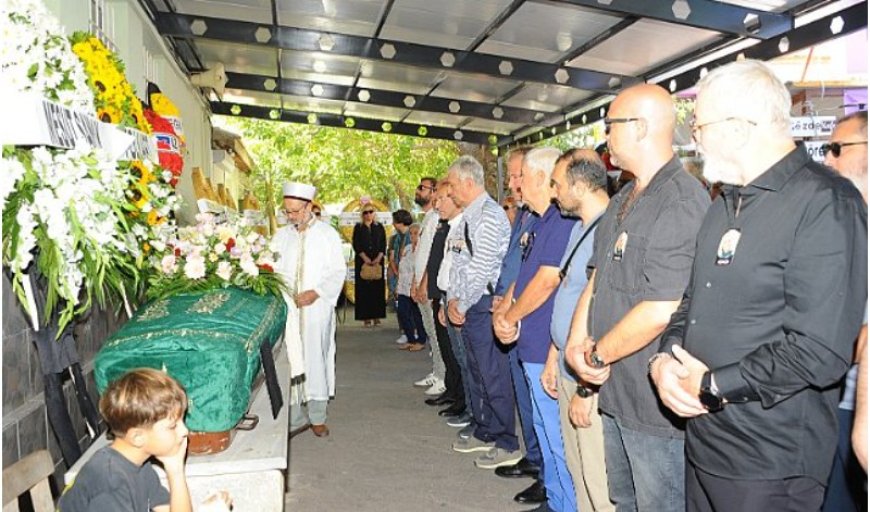 İzmir iş ve medya dünyası Bahar Nihal Ersözlü’yü uğurladı