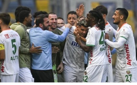 Paris’ten bir füze: Ianis Hagi’den 30 metrelik frikik, babası Hagi’yi hatırlattı