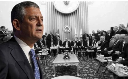 Özgür Özel’den sert çıkış:  Terörist dediklerine çay ısmarladı; boş sandalyemiz ağırlarına gitti