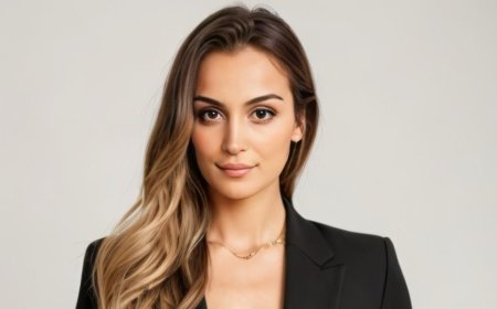 Alsancak’ta dev ekran tartışması: Şehir hizmetleri mi, reklam panoları mı?