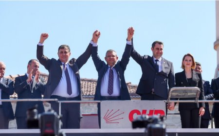 CHP İzmir'de Kongre Öncesi Siyasi Deprem: Şenol Aslanoğlu Gitti, Genel Merkez Çağatay Güç'ü İşaret Etti