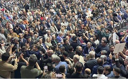 CHP İzmir’de Siyasi Deprem: 11 İlçe Başkanı ve Aziz Kocaoğlu Gibi Eski İsimlere Kurultay Delegeliği Yolu Kapandı