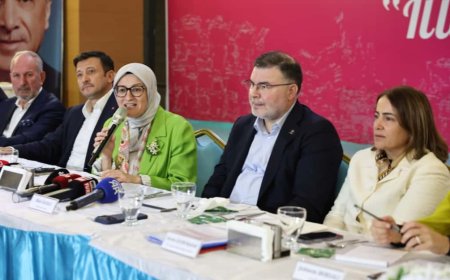 AK Parti’den İzmir’de Roman Buluşması: Gönülleri Birleştirdik, Romanlar Bu Ülkenin Asli Rengidir