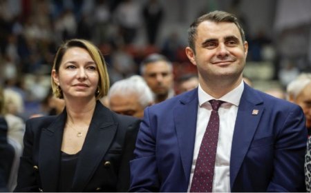 CHP İzmir’de Yeni Dönem Başladı: Çağatay Güç, Tek Aday Girdiği Kongrede Güven Tazeleyerek İl Başkanı Seçildi