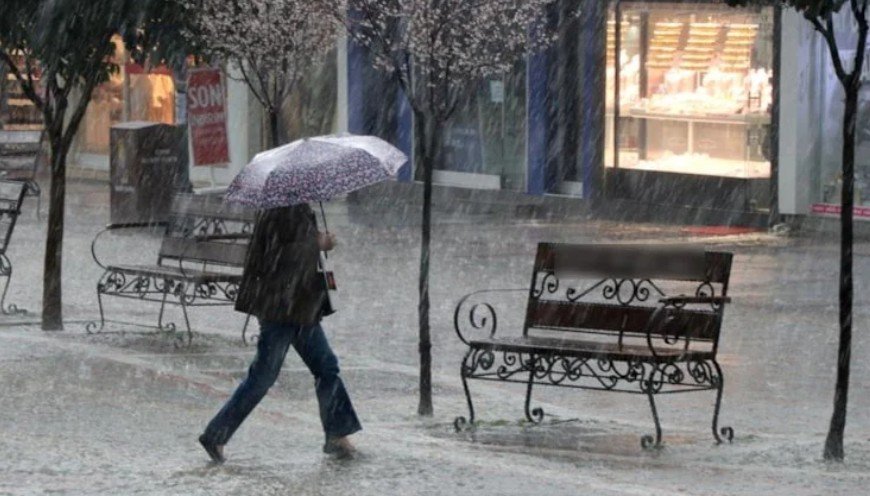 Batıdan Gelen Sistem 50 İli Etkileyecek: Kuvvetli Sağanak ve Sıcaklık Düşüşü Kapıda