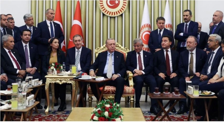 Bir Fotoğrafın Ardından: Siyasetin Aynasında Güven Krizi