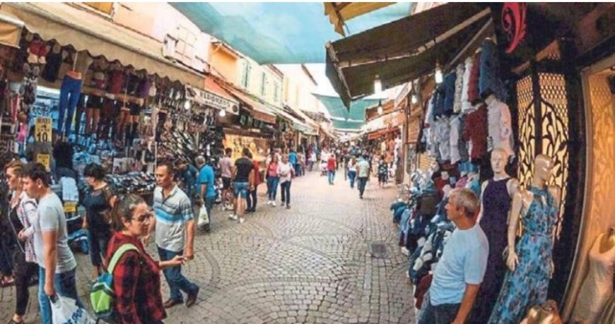 Kemeraltı’na Araçla Gitmek Neden Zor? Otopark Krizi Esnafı ve Ziyaretçiyi Zorluyor