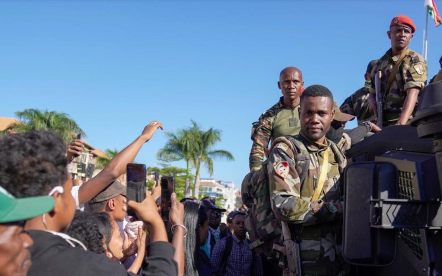 Madagaskar'da Gençlik İsyanı Darbeyle Sonuçlandı: Cumhurbaşkanı Rajoelina Ülkeyi Terk Etti