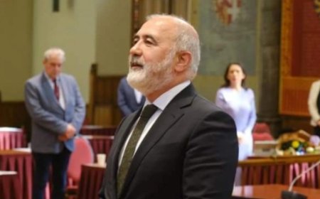 Hollanda'da Türk kökenli bürokrat: Hamit Karakus'un başarı hikayesi