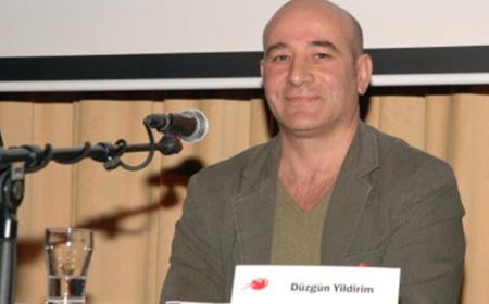 Hollanda'nın ilk Türk senatörü: Düzgün Yıldırım'ın göçten senatoya uzanan öyküsü