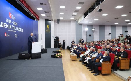 Bakan Yerlikaya İzmir'de gençlere seslendi: Sanal bahse geçit yok
