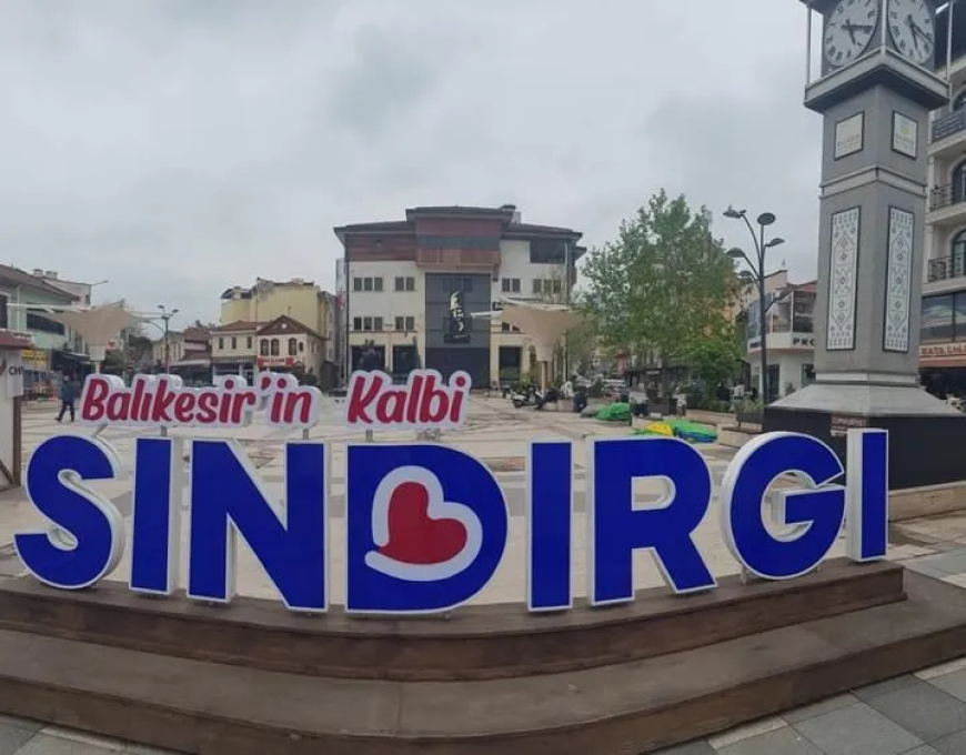 Necip Karatuna: Sındırgı Siyasetini Trivial Dedikodular Ele Geçirdi