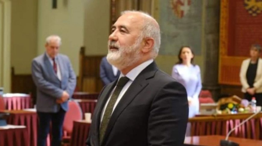 Hollanda'da Türk kökenli bürokrat: Hamit Karakus'un başarı hikayesi