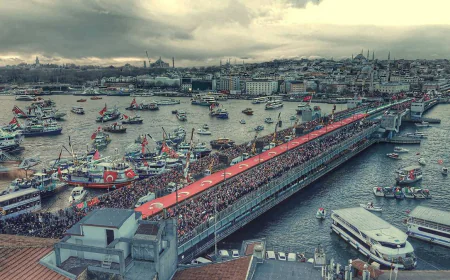 Bilal Erdoğan'dan Galata Köprüsü'nde güçlü boykot çağrısı