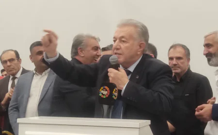 İzmir Ayakkabıcılar Odası'nda Yalçın Ata güven tazeledi