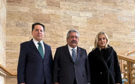 Feti Yıldız ve Ahmet Özer'den Meclis'te 'toplumsal barış' görüşmesi