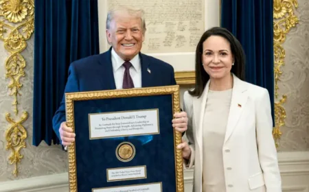 Machado Nobel madalyasını Beyaz Saray'da Trump'a verdi