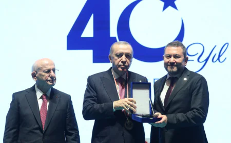 İş insanı Nazım Torbaoğlu'na Cumhurbaşkanı Erdoğan'dan plaket