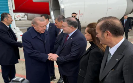 Cumhurbaşkanı Erdoğan İzmir'de: Cemil Tugay da karşıladı