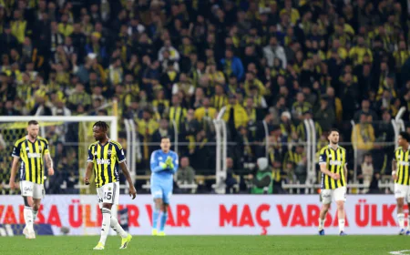 Fenerbahçe evinde Göztepe ile berabere kaldı: Zirve yolunda yara