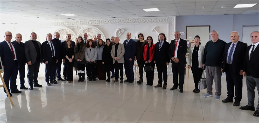 Bilge Kral Aliya İzzetbegoviç İKÇÜ’de düzenlenen panelle anıldı