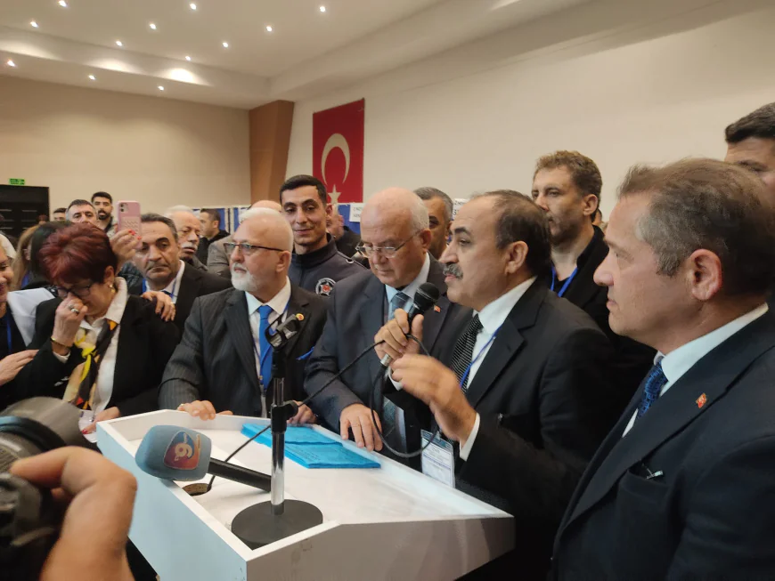 İzmir Lokantacılar Odası'nda "2 Lira" ve "Liste" kavgası: Kılıç yeniden başkan