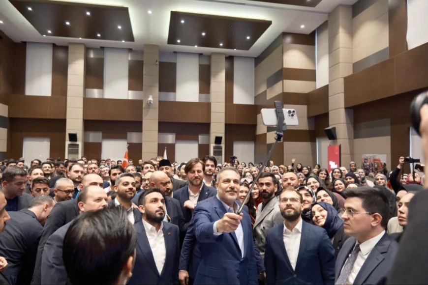 Hakan Fidan Bilal Erdoğan'ın Vakfı'nda Şov Yaptı
