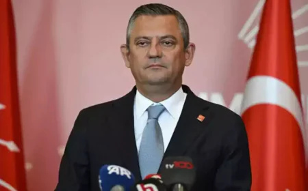 Şehit yakınları ve gazilerden Özgür Özel hakkında suç duyurusu