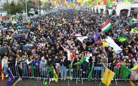 Sözcü duyurdu: Nevruz kutlamalarında skandal görüntüler ve terör propagandası