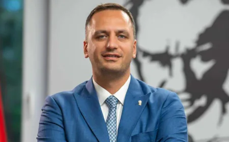 Gözaltına alınan Bornova Belediye Başkanı Ömer Eşki serbest